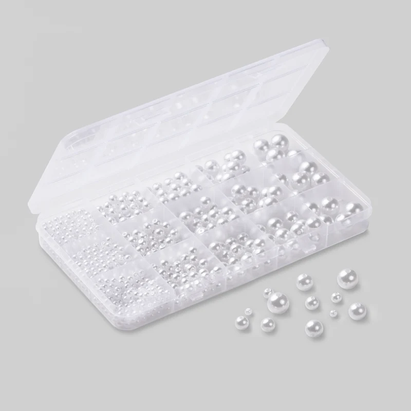 Plastikperlen in Schachtel