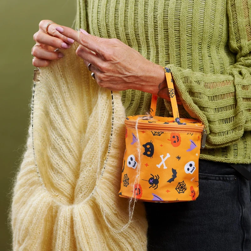 Garnhaltertasche mit Halloween Aufdruck