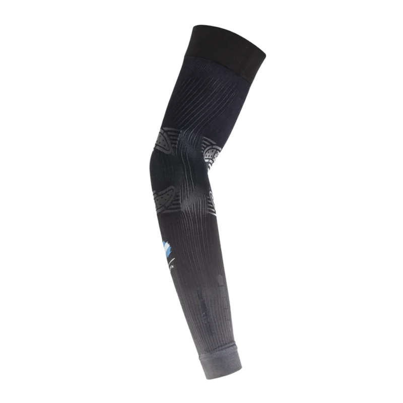 FLOKY NO-STRAIN Black AGUSTIN TAPIA (Manguito)