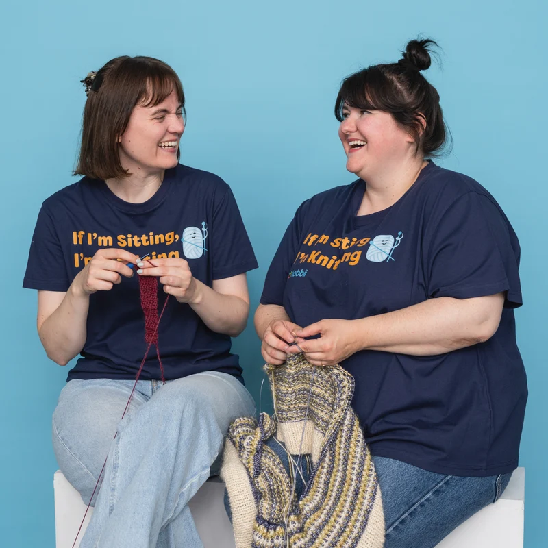 Sitting Knitting T-shirt - Yarniis (Limited Edition)