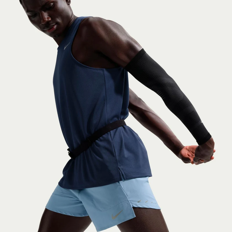 STRIDE 5IN Laufshorts Herren - blau, silber