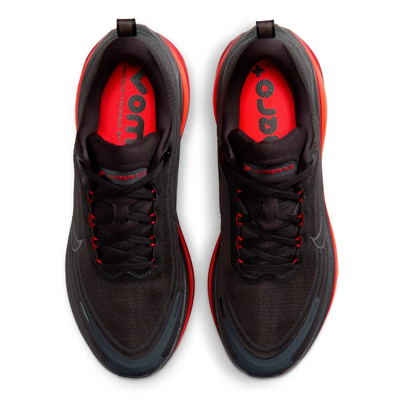 Vomero Plus Neutralschuh Herren - schwarz, rot