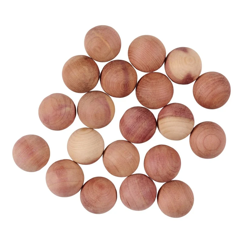 Kugeln aus Zedernholz