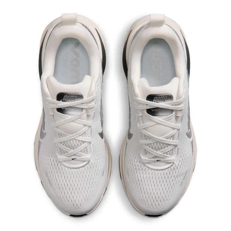 Vomero 18 Neutralschuh - weiß, silber