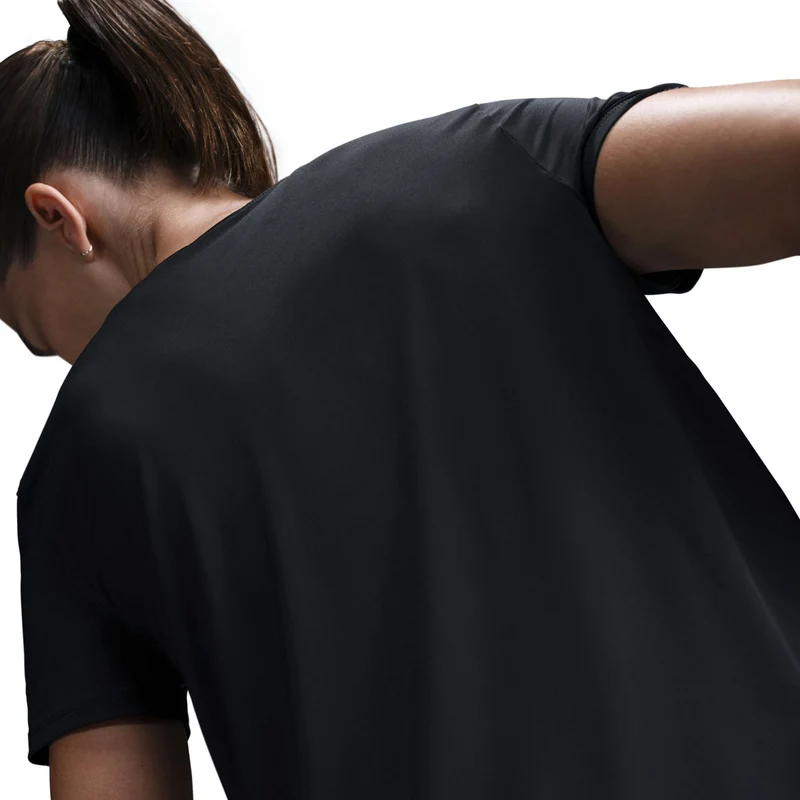 Swoosh Laufshirt Damen-Schwarz